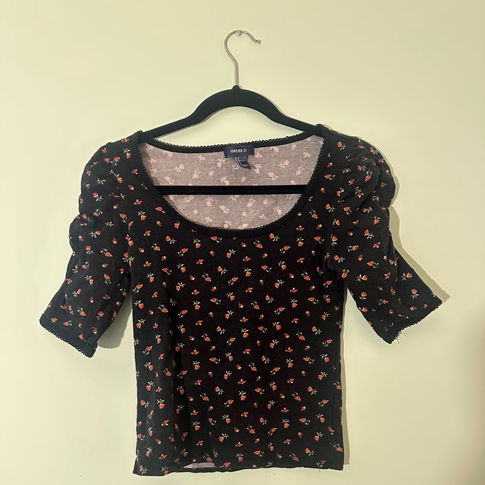 floral crop sleeve top